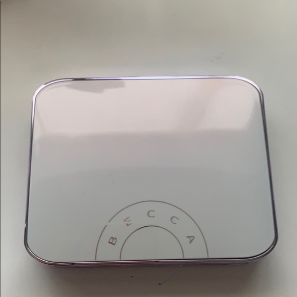 Becca Eyeshadow Pallete - Picture 1 of 2